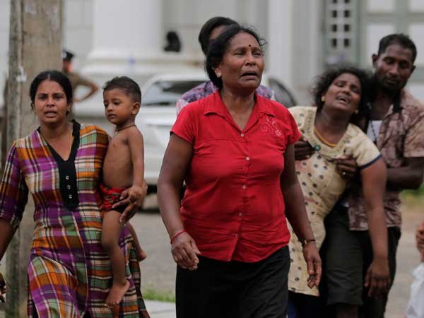 దాడికి పాల్పడిన వారిలో మహిళ దాడికి పాల్పడిన వారిలో మహిళ