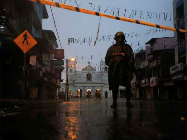 అణువణువూ జల్లెడ.. అణువణువూ జల్లెడ..