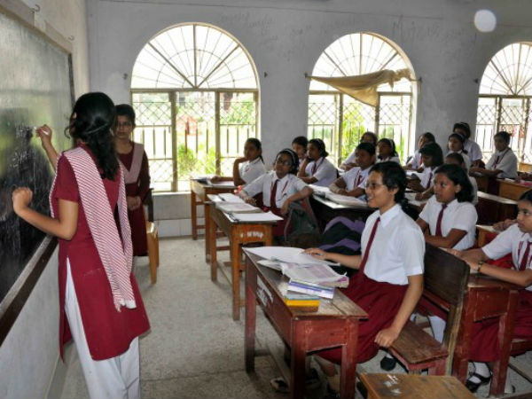  లెక్క తేల్చే పనిలో ఉన్నతాదికారులు..! ఇబ్బంది పెడుతున్న కొత్త జిల్లాలు,మండలాలు..!!