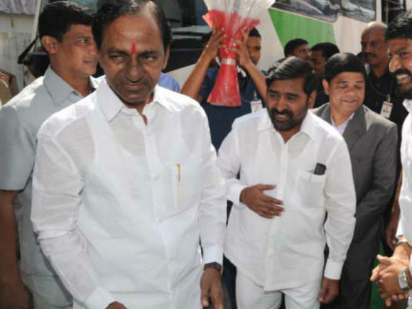 ఉగ్రరూపం దాల్చుతున్న ఇంటర్ నిరశనలు..! కేసీఆర్ నిర్ణయం కోసం ఎదురు చూపు..!! 