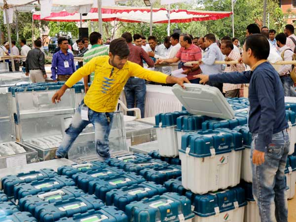 బరిలో పలువురు ప్రముఖులు