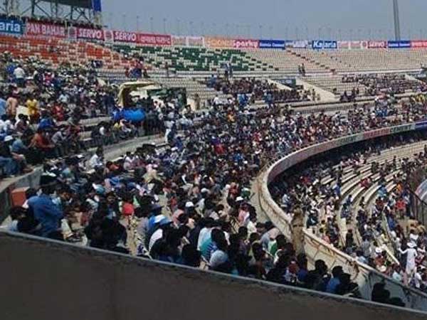 ఒక ప్రేక్షకుడి ఫిర్యాదుతో ఉప్పల్ పోలీస్ స్టేషన్ లో కేసు నమోదు