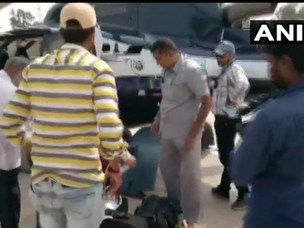EC flying squad checks luggage of former CM Yeddyurappa at helipad in Shivamogga EC flying squad checks luggage of former CM Yeddyurappa at helipad in Shivamogga