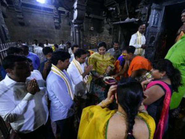 కాంగ్రెస్ తో సీట్ల సర్దుబాటు..కేసీఆర్ కు చెక్