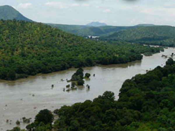 తాగునీటికే దిక్కులేదు తాగునీటికే దిక్కులేదు