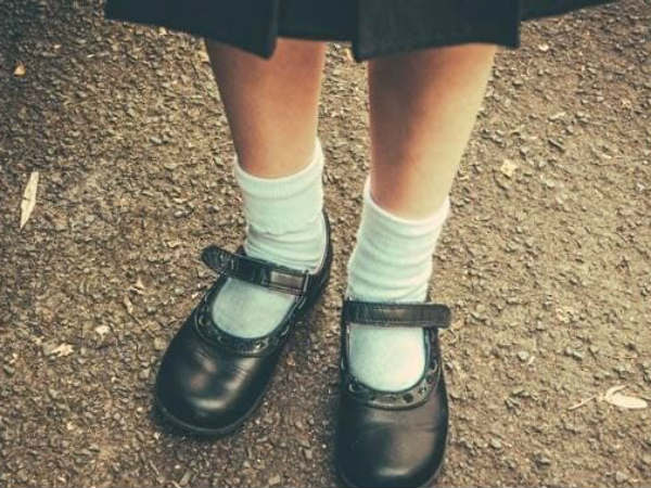 బట్టలు తీసేయమన్న కీచక టీచర్లు