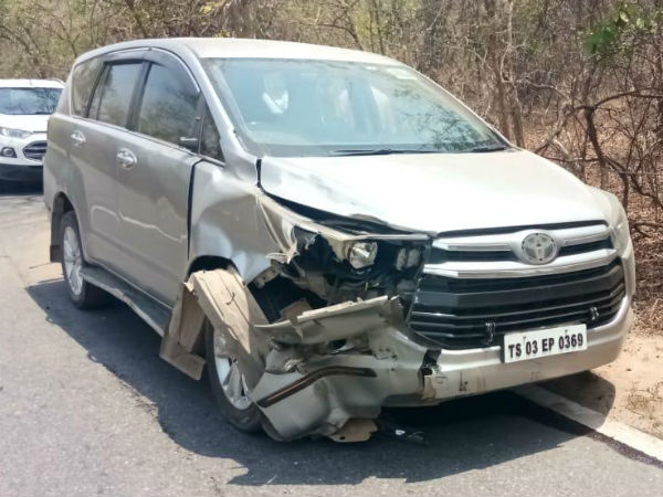 MLA Seethakkas vehicle stumbled a bike a little girl died.. parents injured 