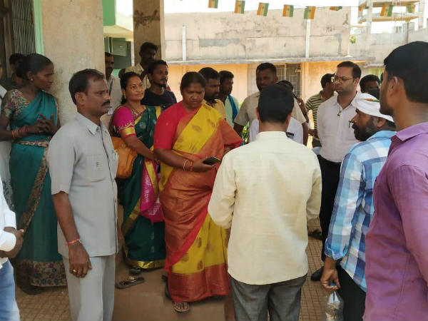 MLA Seethakkas vehicle stumbled a bike a little girl died.. parents injured 