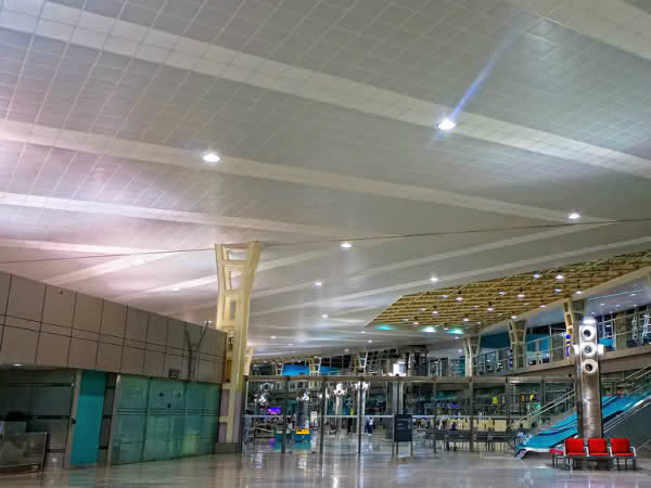 టాప్ -10లోని ఎయిర్ పోర్టులు