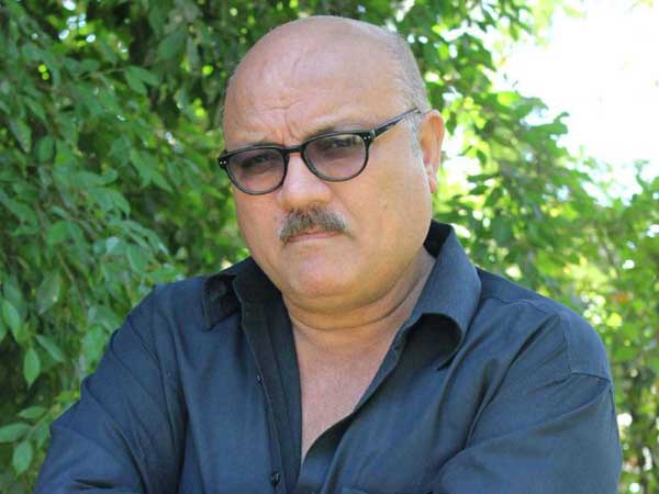 నటుడు, గాయకుడు