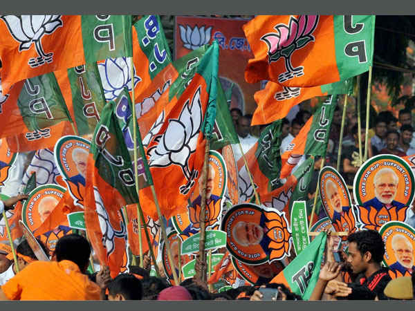 కన్నీళ్లు పెట్టుకున్న బీజేపీ అభ్యర్థి 