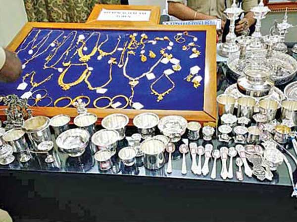 పగలేమో కూలీ.. రాత్రైతే దొంగ