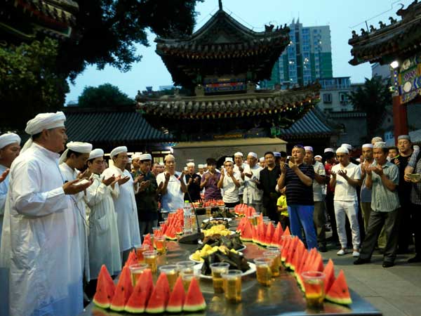 క్సింజియాంగ్ ప్రావిన్స్‌లో అత్యధికంగా నివసించే ముస్లింలు