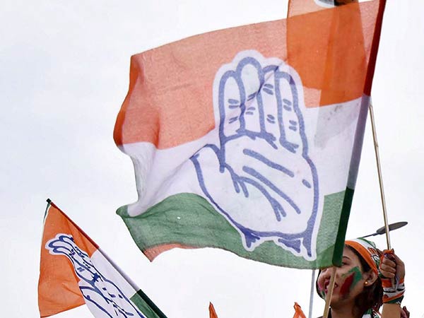 తండ్రి రాజీనామాతో కొడుక్కు టిక్కెట్