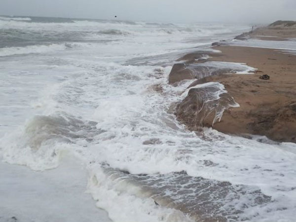 20 మీటర్లు ముందుకొచ్చిన సముద్రం..