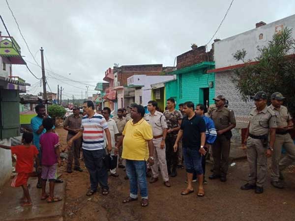 పశ్చిమబెంగాల్ పై ఫణి తుఫాను ప్రభావం .. సముద్ర తీర ప్రాంతాల్లో సహాయక చర్యలకు ఆదేశం