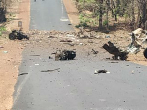 Maoist blow up police vehicle in Gadchiroli, Maharashtra; 16 commandos reportedly killed