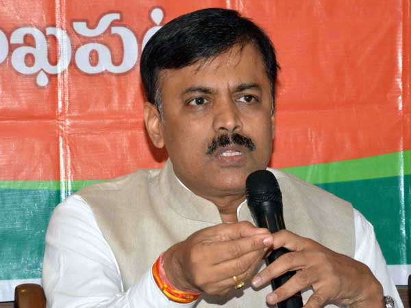 టీడీపీకి రానుంది గడ్డుకాలం .. ఓటమి ఖాయం అన్న బీజేపీనేత జీవీఎల్ టీడీపీకి రానుంది గడ్డుకాలం .. ఓటమి ఖాయం అన్న బీజేపీనేత జీవీఎల్