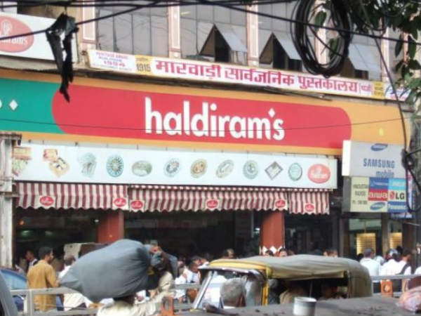 హోటల్‌ను మూసివేయించిన అధికారులు