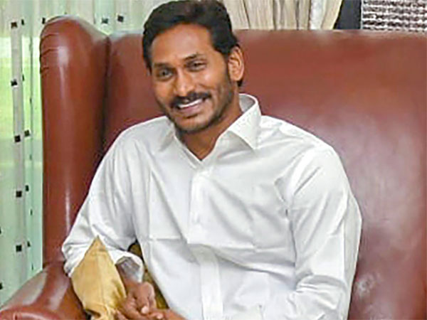 ఫలితాల తర్వాత అనూహ్య మార్పులు..! వైసీపిలో కి ఫిరాయింపులు..!! ఫలితాల తర్వాత అనూహ్య మార్పులు..! వైసీపిలో కి ఫిరాయింపులు..!!