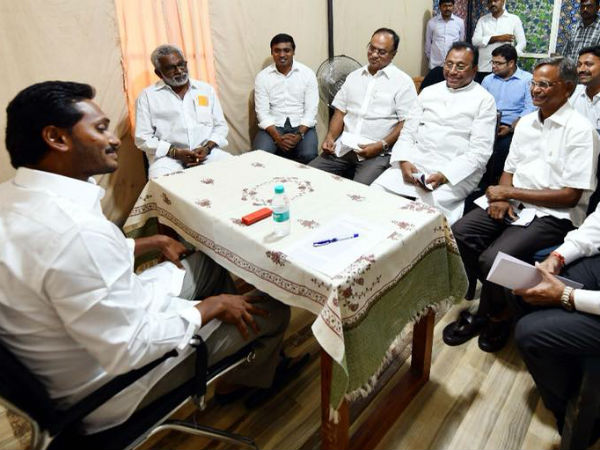 జగన్ కు తొలి సవాల్ విసురుతున్న క్యాబినెట్..! సమ న్యాయం ఉంటుందా..!! 