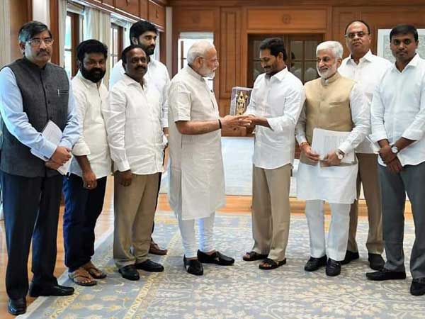 వైసీపీ నుండి ముగ్గురికి అవ‌కాశం..!