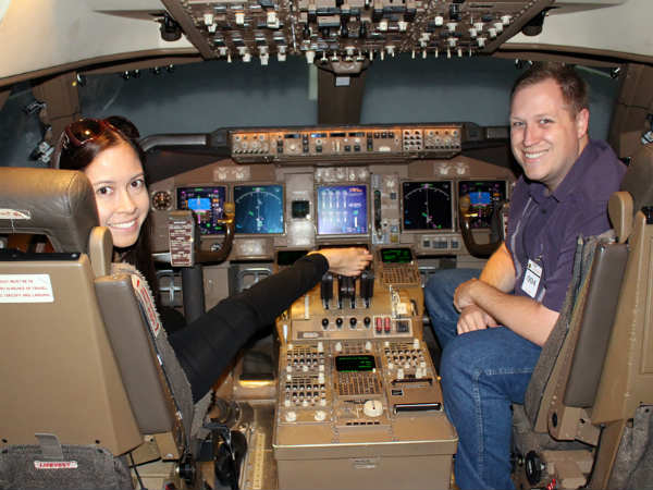 Woman who has no arms gets pilot license
