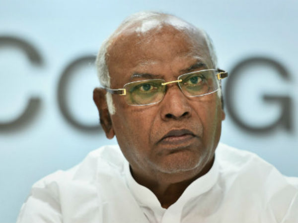  కాంగ్రెస్ కు అవమానం