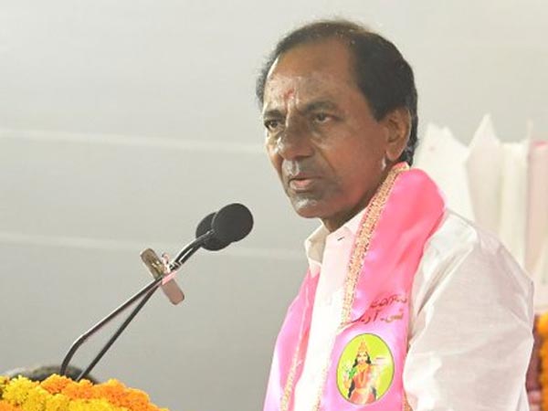 అందరూ కాంగ్రెస్ తో అంటకాగే వారే..! కేసీఆర్ తో ఎలా నడుస్తారు..? అందరూ కాంగ్రెస్ తో అంటకాగే వారే..! కేసీఆర్ తో ఎలా నడుస్తారు..?