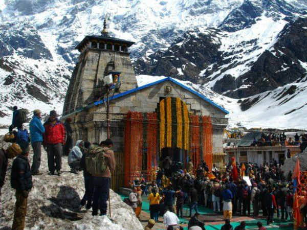  వేదమంత్రాల మధ్య తెరుచుకున్న కేదార్‌నాథ్ ద్వారాలు
