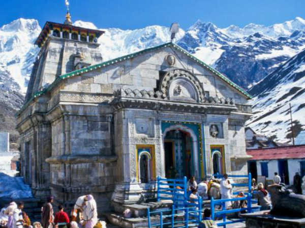  2013లో రాష్ట్రాన్ని వరదలు ముంచినప్పటికీ ధ్వంసం కాని కేదార్‌నాథ్ ఆలయం