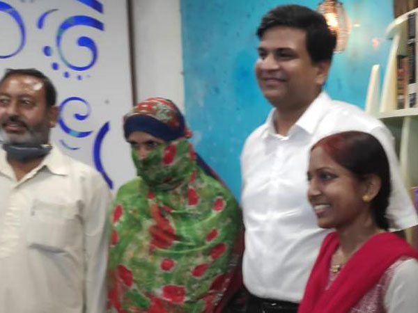 కార్పొంటర్గా విధులు .. కార్పొంటర్గా విధులు ..