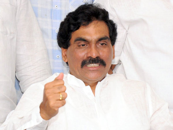 చిరంజీవి ప్రజా రాజ్యం కంటే పవన్ కళ్యాణ్ జనసేనకు తక్కువ సీట్లు వస్తాయని జోస్యం చెప్పిన లగడపాటి