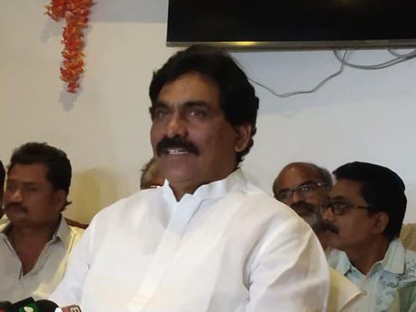 లగడపాటి సర్వేపై మండిపడుతున్న వైసీపీ నేతలు .. లత్కోర్ సర్వే అని మండిపడిన వైసీపీ మహిళా నేత