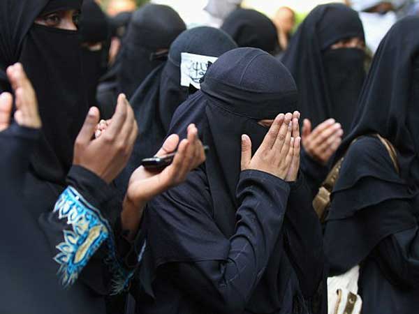 బురఖాలపై నిషేధం విధించిన శ్రీలంక ప్రభుత్వం
