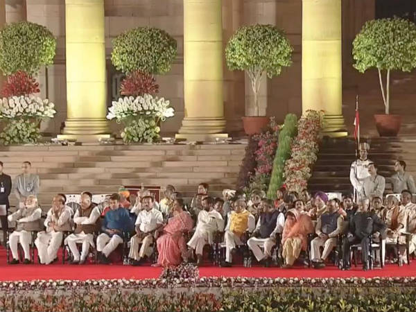 కేంద్ర సహాయ మంత్రులు 24 మంది