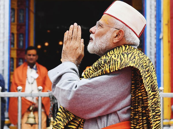 మోడీ, అమిత్ షా కోడ్ ఉల్లంఘించారని ఈసీకి ఫిర్యాదు చేసిన చంద్రబాబు