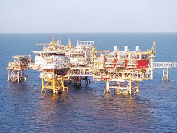 రిగ్గులను ఖాళీ చేసిన ఓఎన్జీసీ..