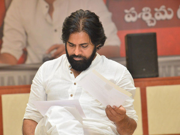 రెక్కల కష్టాన్ని నమ్ముకున్న పవన్..! కనికరించని కాపు ఓటర్లు..!! 
