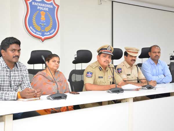 4 నెలలుగా కనిపించనివారిపై ప్రత్యేక ద్రుష్టి..! పాత కేసులను తోడుతున్న పోలీసులు..!!