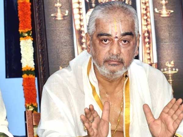 తీతీదీలో వివాదాలకు ఆర్ఘ్యం పోసిన రమణ దీక్షితులు .. టీడీపీ పాలనపై బహిరంగ విమర్శలు