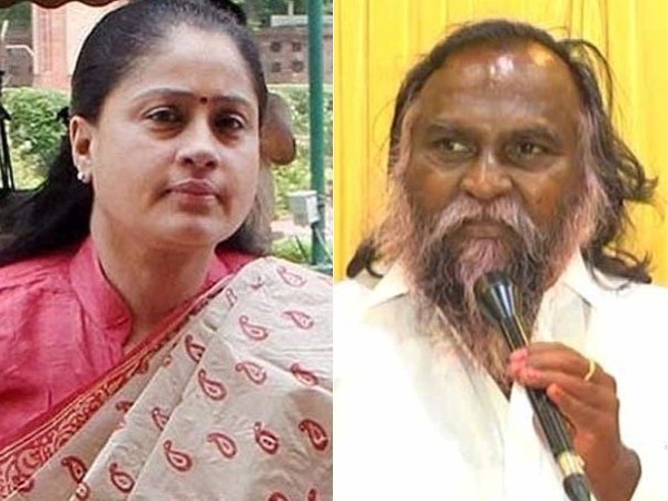 కాంగ్రెస్ లో జగ్గారెడ్డి వర్సెస్ రాములమ్మ .. కాంగ్రెస్ పార్టీ లో పెరుగుతున్న అంతర్గత విమర్శలు