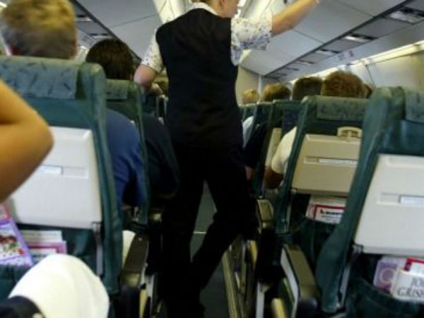 ఢిల్లీ నుంచి చెన్నై వెళ్లాల్సిన మహిళకు పీరియడ్స్