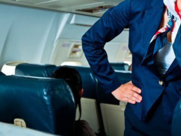 విమానంలో కానీ విమానాశ్రయంలో కానీ కనిపించని శానిటరీ ప్యాడ్స్