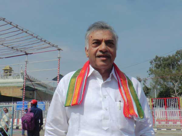 ప్రముఖుల తనయులు వైసీపీ కి మద్దతు తెలపటమే విగ్రహాల కూల్చివేతకు కారణం ప్రముఖుల తనయులు వైసీపీ కి మద్దతు తెలపటమే విగ్రహాల కూల్చివేతకు కారణం