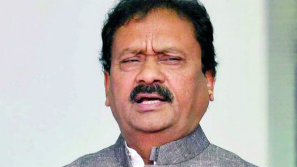 ఫిరాయింపులకు ప్రోత్సహించిన టీడీపీ లాగా టీఆర్ఎస్ కూడా భవిష్యత్ లో చావు దెబ్బ తింటుందన్న షబ్బీర్ అలీ 