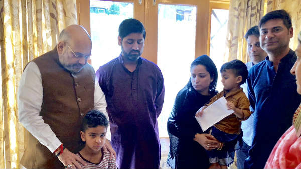 కశ్మీర్‌లో కొనసాగుతున్న అమిత్ షా పర్యటన 