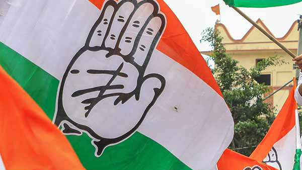 కలెక్టర్ కార్యాలయాల వద్ద ధర్నా 