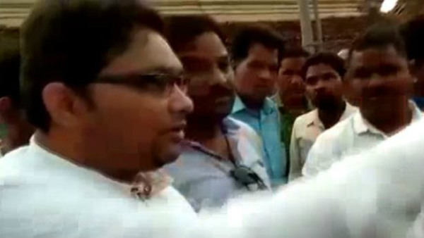 ఇంజనీర్‌తో గుంజీలు తీయించిన ఎమ్మెల్యే