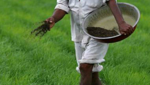 రాములు కుటుంభ సభ్యులను కాపాడిన గ్రామస్థులు 